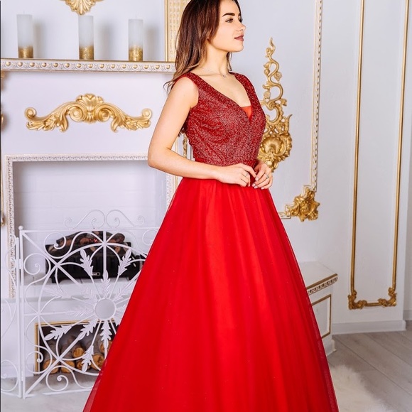 Zora - Red ball gown with sequin top - Picture 1 of 1